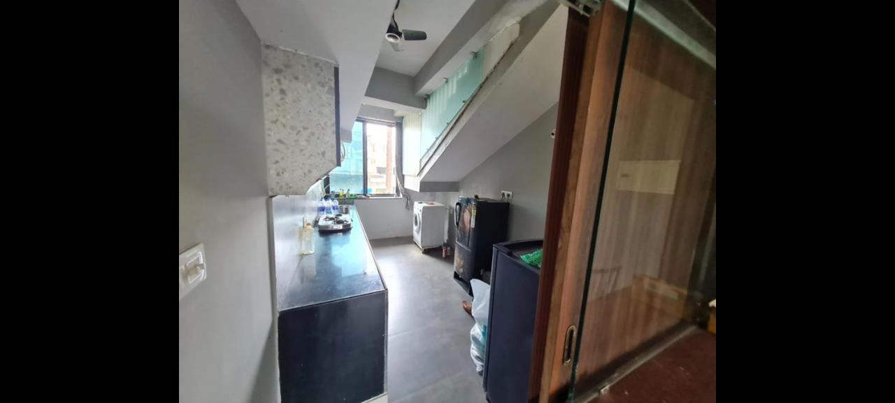 Rk 2 And 3 Bedroom Penthouse Apartment *